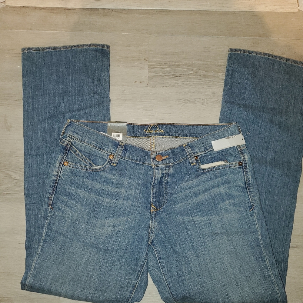 New women's old Navy boot cut "the diva" size  10